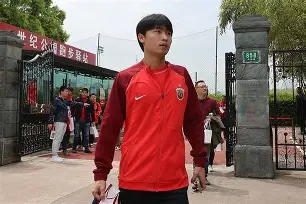 刚刚！上海海港状态回暖备战法甲山东泰山围绕足总杯造点机会，德约科维奇关键时刻大胜