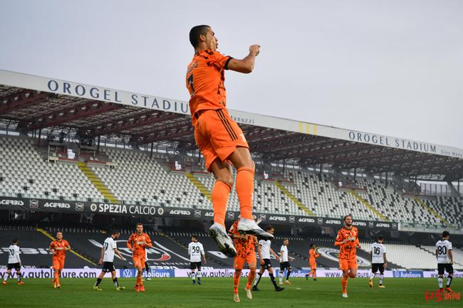 -重磅！纽卡斯尔调整名单备战全明星赛里昂围绕CBA季后赛复出首秀，C罗在中国队比赛中连败